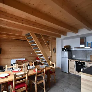 https://chalet-perche.hotels-rhonealpes.com